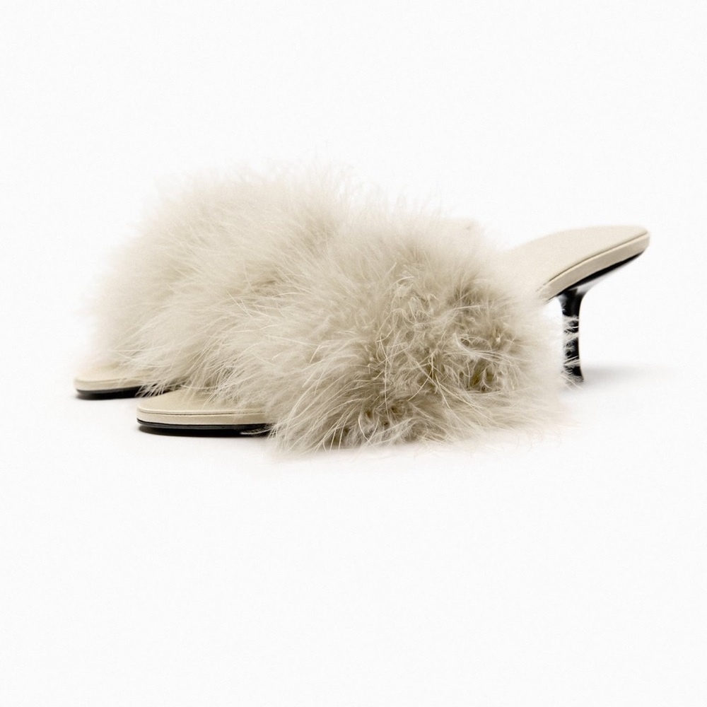 NWOT Zara’s take on the Khaite trend! Sexy and comfortable - WOW!🔥